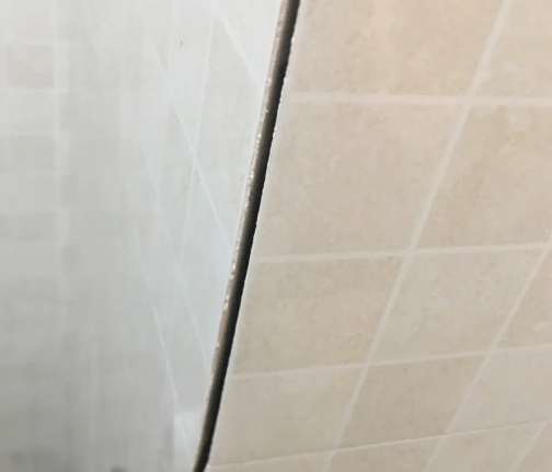 寿光瓷砖空鼓维修公司分享阳台瓷砖脱落的修复过程可以分为以下几个步骤